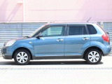 純正ホイールカバーで全体的にデザインがまとまっています。車も人も、オシャレはまずは足元からですね。