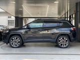 □■左側面■□ ホイールアーチが台形なのはJeepのみのデザインになり、ここを見てもJeepとすぐ分かります!