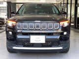 □■正面画像■□ Jeep専用のセブンスロットグリル。伝統のあるグリルで各年代を比べて見るのもおもしろいですよ!