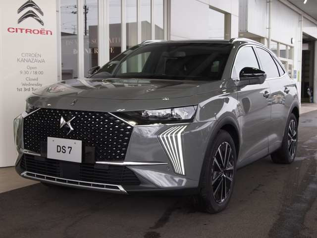 DS7リヴォリ E-TENSE 4×4 4WD
