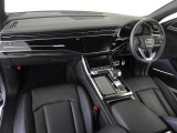 Audiのインテリアはエクステリア同様、優れたデザイン性とクオリティ、そして機能性を兼ね備えております。
