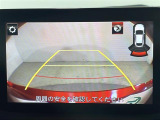 【バックモニター】後ろのカメラの映像をモニターに映し出すことができます!後方の見えない死角や、障害物との距離感をしっかり確認することができます!駐車が苦手な方におすすめです。