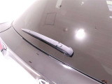 雨天時、後方の視界を見やすくするリヤワイパー。