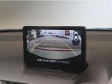 駐車時にサポートしてくれるバックモニター付き!