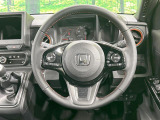 【純正革巻きステアリング】上質な革を使用することで、手にしっかり馴染みとても運転しやすいハンドルです♪