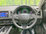 インテリアに合わせたデザインのステアリングは、運転される方のことも考え、運転しやすい形状、大きさです。是非一度、実際に触ってお確かめください。