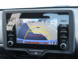 バックカメラを装備しております。駐車時に大変役立ちますよ♪運転が苦手な方の味方になってくれます。