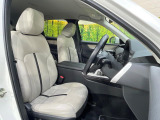 運転席シート廻りは使用感も少なく、良好な状態となっています。前オーナー様が丁寧に使っていたことがよくわかりますね。