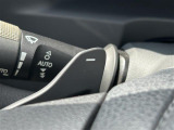 【パドルシフト(AT車)】MT車と同じように好きなギアで走ることができます!ステアリングから手を離さずに指先だけでシフト操作ができ、よりスポーティな走りをお楽しみいただけます。