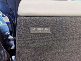 【MERIDIANサラウンドサウンドシステム】英国の高級オーディオブランド「MERIDIAN」のサラウンドサウンドシステムです。スピーカーの数が12個から18個まで増えており、より上質な室内空間を演出してくれます。