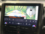【パノラミックビューモニター】専用のカメラにより、上から見下ろしたような視点で360度クルマの周囲を確認することができます☆死角部分も確認しやすく、狭い場所での切り返しや駐車もスムーズに行えます。