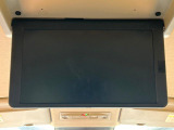 【フリップダウンモニター】大画面モニターで後席でもエンタメをお楽しみいただけます。小さなお子様にも大人気の装備です♪