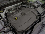 出力110kW(150馬力)、トルク250Nmを発揮。高効率な7速Sトロニックトランスミッションを組み合わせ、前輪を駆動する。