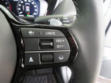 Hondaセンシングの機能のひとつ、アダプティブクルーズコントロール付!アクセルから足を離しても設定したスピードと前車との車間を保ち走行してくれます!車線維持もアシスト☆高速道路で疲労軽減ですね☆