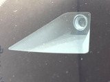 【エマージェンシーブレーキ】走行中に前方の車両等を認識し、衝突しそうな時は警報とブレーキで衝突回避と被害軽減をアシスト。より安全にドライブをお楽しみいただけます。