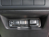 ETCも装備していますよ!ETC車載機を利用すると高速料金が割引に!!サイフにも優しい装備ですね♪