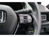 Hondaセンシングの機能のひとつ、アダプティブクルーズコントロール付!アクセルから足を離しても設定したスピードと前車との車間を保ち走行してくれます!車線維持もアシスト☆高速道路で疲労軽減ですね☆