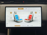 【全席シートヒーター&クーラー】フロントシートとリアシートの両方で3段階調節が可能なシートヒーター&クーラーが内蔵されております。季節を問わず重宝するオプション装備です。