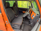 運転席シート廻りは使用感も少なく、良好な状態となっています。丁寧に使われていたことがよくわかりますね。