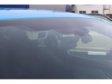 アイサイトは万一の際の衝突回避、車線逸脱のお知らせ、全車速追従クルーズコントロールなど、あなたの運転をサポートしてくれます