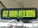 【デジタルルームミラー】後席の大きな荷物や同乗者で後方が確認しづらい時でも安心!カメラが撮影した車両後方の映像をルームミラー内に表示。クリアな視界で状況の確認が可能です!