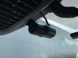 前方と車内と後方を録画できるドライブレコーダーも装着されていますので安心して快適なドライブが楽しめますね。
