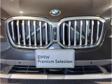【キドニーグリル】BMWは約90年もの間、ほぼ全ての車両にひと目でBMWだと分かるこの特徴的なフロントグリルが備えられ、デザイン・アイコンとして親しまれてきました。