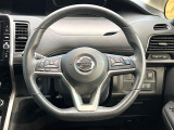 【純正革巻きステアリング】上質な革を使用することで、手にしっかり馴染みとても運転しやすいハンドルです♪