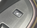 【シートヒーター】寒い日に重宝するシートヒーター!エアコンより早く温まってくれるので寒がりの人も安心ですね♪エアコンの温風は乾燥するから苦手、という方にもをおすすめです。