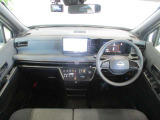 グレーを基調としたスタイリッシュなデザインの運転席です。衝突被害軽減ブレーキ、レーンキープアシストなどの安心装備付き!