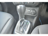 6速AT。マニュアルモードも選択できます。