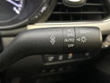 【オートライト(AUTO)】外の明るさをシステムが感知して、自動でヘッドライトが点灯します!ヘッドライトをつけ忘れを防ぐ便利機能です。