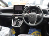 お車選びをお楽しみ頂けるよう、在庫車の展示スペースを十分に確保しております。