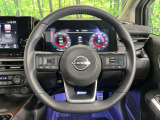 【純正革巻きステアリング】上質な革を使用することで、手にしっかり馴染みとても運転しやすいハンドルです♪