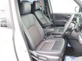【車屋】として、長く車業界に従事した経験豊富なスタッフが多数在籍しております。