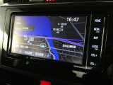 純正ナビを装備。タッチパネル式で使いやすく、お出かけもラクラクです。