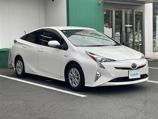 プリウス 1.8 S セーフティ プラス 本革シート 修復歴無し