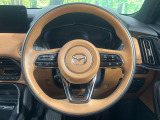 【純正革巻きステアリング】上質な革を使用することで、手にしっかり馴染みとても運転しやすいハンドルです♪