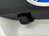 ナビゲーション等を装着した場合にバックするとき後方の安全確認ができるバックカメラが付いてます