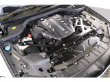 4.4L V型8気筒DOHCツインターボ、625ps/76.5kgm、全長×全幅×全高mm 4955×2020×1695mm、車両重量 2370kg