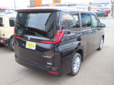 ベース車両がトヨタ・ノアになりました!ノアに比べ、ランディは左右ハンズフリーパワースライドドア、シートヒーター、リアエアコンが標準装備となっております。