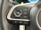 ナビゲーションやオーディオなどを取り付けた場合にはその操作がハンドルの手元でできるステアリングスイッチが付いてます