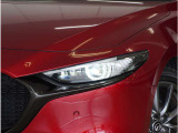 【LEDヘッドライト】省電力で長寿命の明るく運転しやすいLEDヘッドランプです。明るく照らすので暗い夜道からお客様を守ってくれます。お近くの広島マツダまでお越しください。