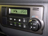 【オートエアコン】お好みの温度に設定して頂くと、車内の温度を自動調整♪快適にクルマの中を過ごして頂けます。