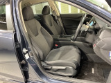 乗降がしやすい運転席。高さが調節できて小柄な方でもベストポジションをとることができます。