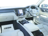 【LAGOM with VOLVO ボルボのある、ちょうどいい暮らし。】LAGOM(ラーゴム)とは、「自分にとって、多すぎず、少なすぎず、ちょうどいいバランス」という意味があるスウェーデンの言葉です。
