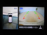 アラウンドビューモニター搭載。車体を4方向のカメラで「上から見下ろしたような映像」を映します。車庫入れが苦手な方も映像サポートでラクラク駐車できます。