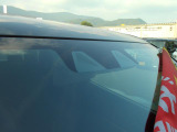 【衝突被害軽減ブレーキ】前方の車両や歩行者を検知し、ブザー音や表示によって警告!衝突の可能性が高まるとブレーキ踏力をアシストしてくれますが、あくまでもサポートですので運転手の判断・操作が大事です☆