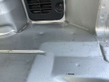 ※トランクフロアー運転席側リヤタイヤ後方凹み有ります、現状販売になります。