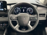 【純正革巻きステアリング】上質な革を使用することで、手にしっかり馴染みとても運転しやすいハンドルです♪